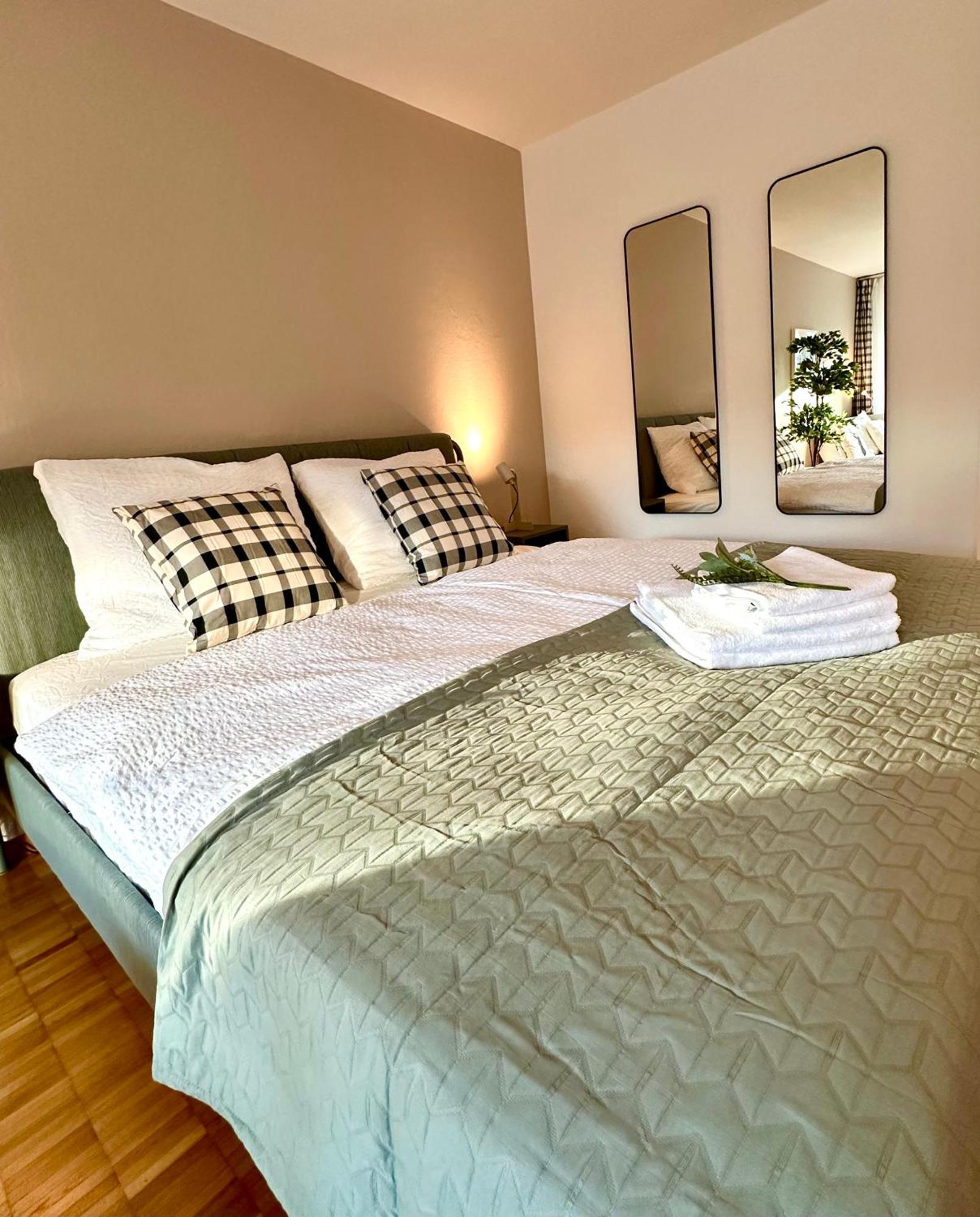 New With Sunny Terrace & Air Condition * Zurigo